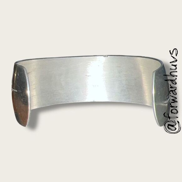 Vintage MJ Pewter Cuff Bracelet – Violet Engraving February Flower - Picture 3 of 7